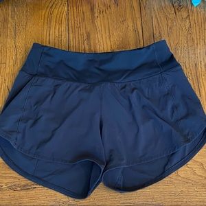 Women’s Lululemon 4” Speed Up Shorts Size 4
